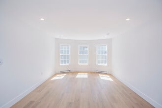 91 Prince Albert Rd in Dartmouth, NS - Building Photo - Building Photo