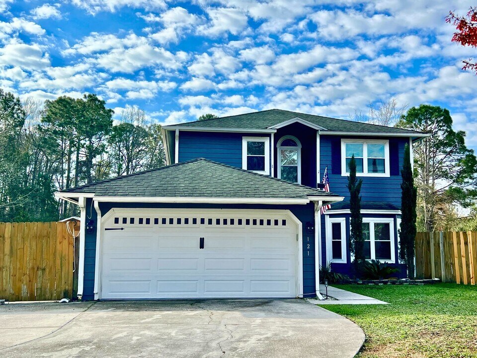 121 Rising Mist Way in Kingsland, GA - Building Photo