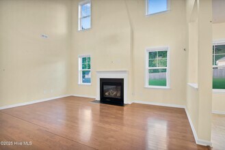 100 Hunterswood Ct in Jacksonville, NC - Foto de edificio - Building Photo