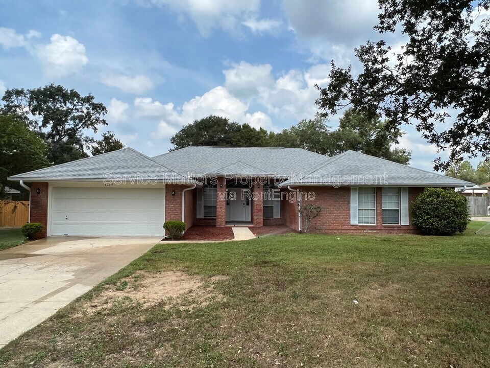 6069 Breckenridge Dr in Milton, FL - Building Photo