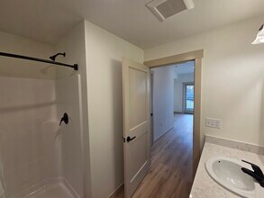 478 S Main St in Independence, OR - Building Photo - Building Photo