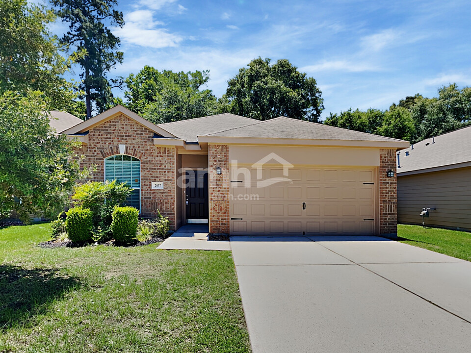2037 Vanamen Ct in Conroe, TX - Building Photo