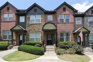 1398 Ashford Creek Cir NE in Atlanta, GA - Building Photo