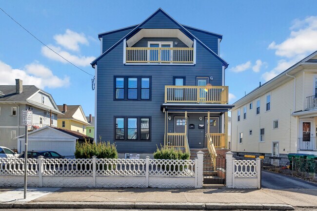 43 Wright Ave, Unit 2 in Medford, MA - Building Photo - Building Photo