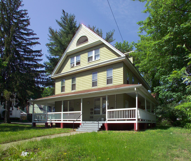 362 Springfield St in Chicopee, MA - Foto de edificio - Building Photo