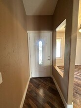 902 Lakewood Dr in Hanford, CA - Building Photo - Building Photo