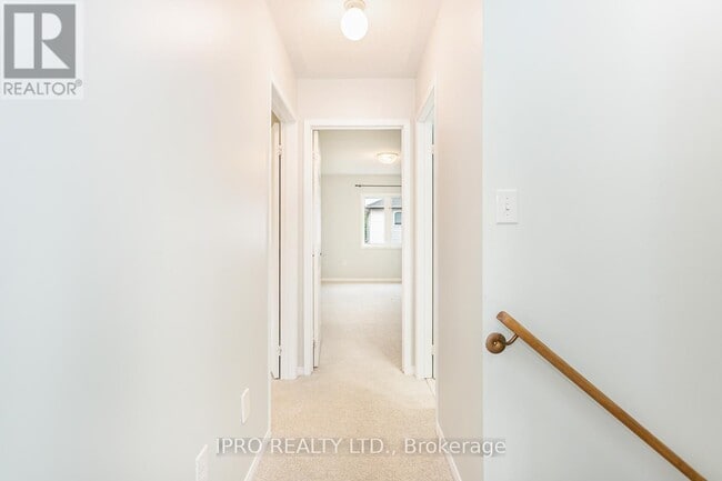 2410 Emerson Dr in Burlington, ON - Building Photo - Building Photo
