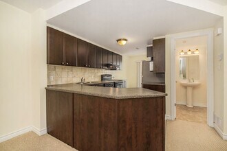 618 Chapman Mills Dr in Ottawa, ON - Building Photo - Building Photo