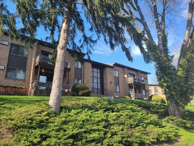 property at 9 Charles Ln