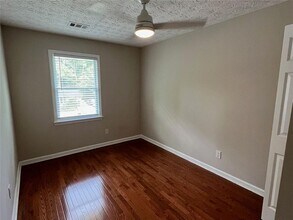 2237 Scotty Cir in Decatur, GA - Building Photo - Building Photo