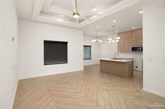 12 N Revolution St in Edinburg, TX - Building Photo - Building Photo