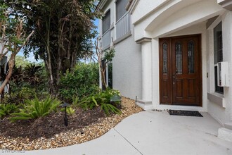 233 Colonade Cir in Naples, FL - Building Photo - Building Photo