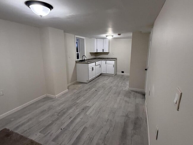 27 South St in Enfield, CT - Building Photo - Building Photo