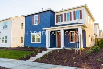 3024 Ellis Town Dr in Tracy, CA - Foto de edificio - Building Photo