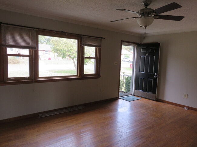 231 N Mapleleaf Ave in Highland Springs, VA - Building Photo - Building Photo