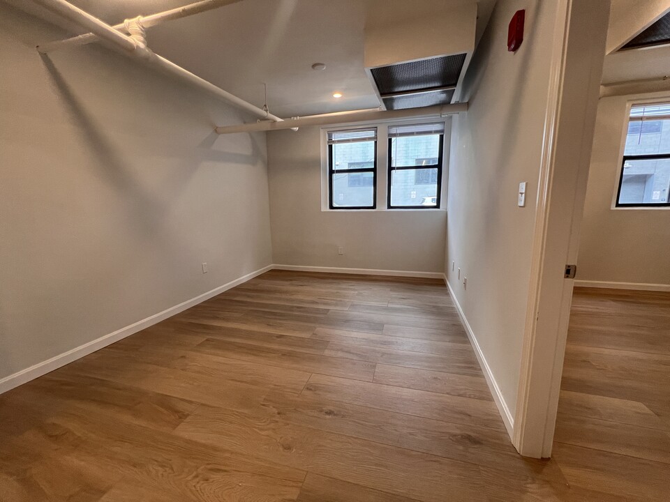 29 Peterborough St, Unit 8 in Boston, MA - Building Photo