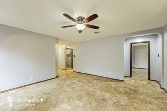 6926 Asbury Station in San Antonio, TX - Building Photo - Building Photo