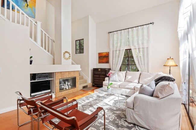 274 Calle Esperanza in Santa Barbara, CA - Building Photo - Building Photo