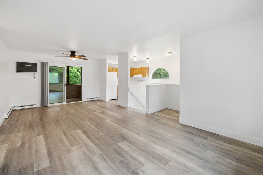 Meadowbrook Estates in Fulton, NY - Building Photo