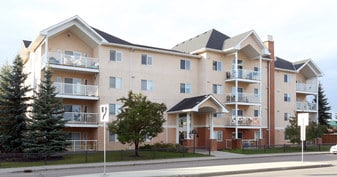 8119 112th Ave NW in Edmonton, AB - Building Photo