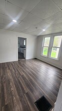 129 Maple Ave, Unit Upper in Dunkirk, NY - Building Photo - Building Photo