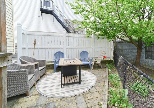 16 Kondazian St in Watertown, MA - Building Photo - Building Photo