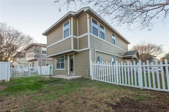 609 Rolling Oak Dr in Round Rock, TX - Building Photo - Building Photo