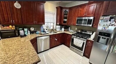 49 Washburn St in Jersey City, NJ - Building Photo - Building Photo