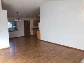 501 E Walnut Cir in Ellensburg, WA - Foto de edificio - Building Photo