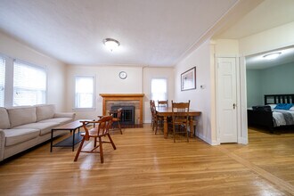 6057 Clinton Ave in Minneapolis, MN - Building Photo - Building Photo