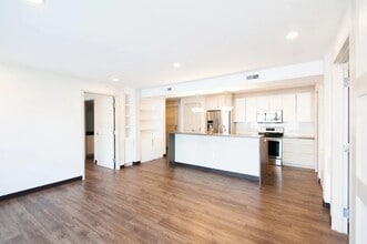 11 Dorchester St in Boston, MA - Foto de edificio - Building Photo