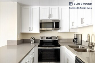 2039 N Las Palmas Ave-Unit -FL2-ID295 in Los Angeles, CA - Foto de edificio - Building Photo