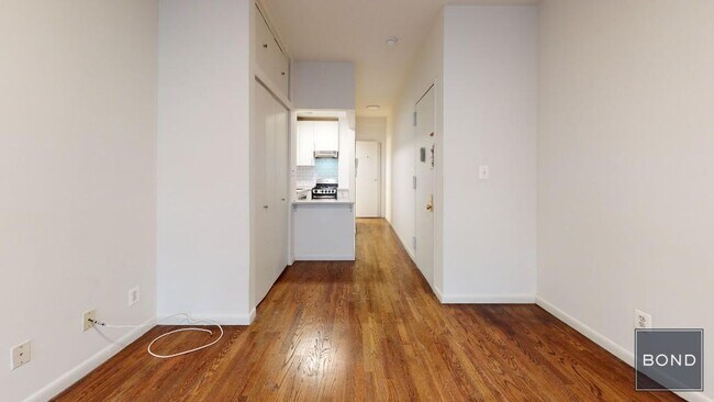216 E 85th St in New York, NY - Building Photo - Building Photo