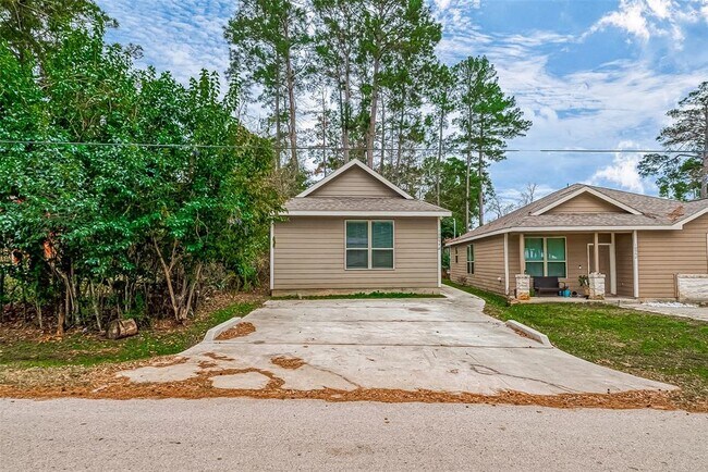 property at 10954 Amblewood St