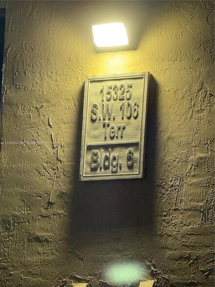 15325 SW 106th Terrace, Unit 604 in Miami, FL - Foto de edificio - Building Photo