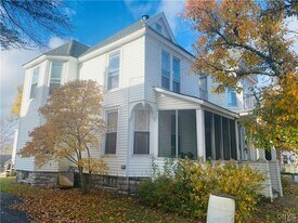 117 N School St in Carthage, NY - Building Photo