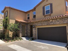 6690 Spartina Ct in Carlsbad, CA - Building Photo