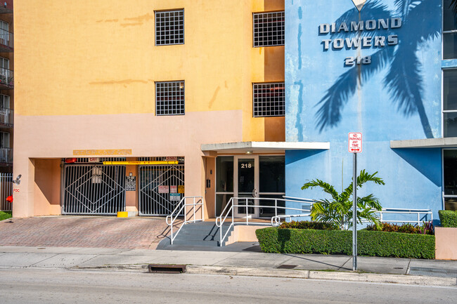 Diamond Tower in Miami, FL - Foto de edificio - Building Photo