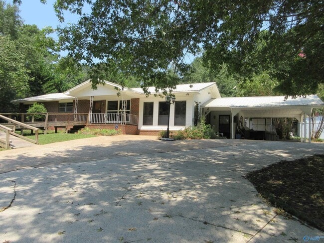 279 Winn Rd