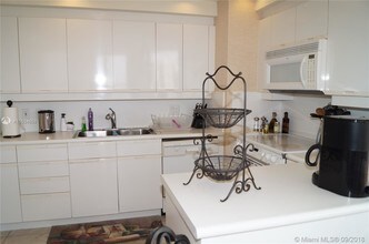 2000 Island Blvd-Unit -1006 in Aventura, FL - Building Photo - Building Photo