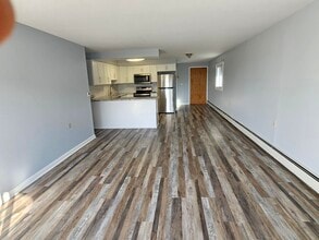 7288 Shawnee Rd in North Tonawanda, NY - Foto de edificio - Building Photo