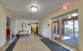 220 S Roselle Rd, Unit 220-27 in Schaumburg, IL - Building Photo - Building Photo