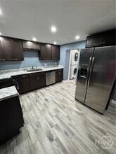 110 1/2 W 51st St in Savannah, GA - Building Photo - Building Photo