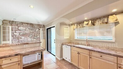 3821 S Kenwood Ln in Tempe, AZ - Building Photo - Building Photo