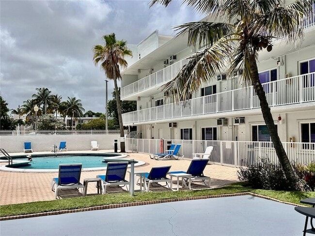 1480 S Ocean Blvd, Unit 104 in Pompano Beach, FL - Foto de edificio - Building Photo