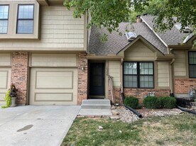 10235 W 86th Terrace in Overland Park, KS - Building Photo