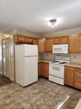 1 Tourmaline Dr in Lewiston, ME - Building Photo - Building Photo