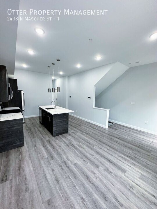 2438 N Mascher St-Unit -1 in Philadelphia, PA - Building Photo