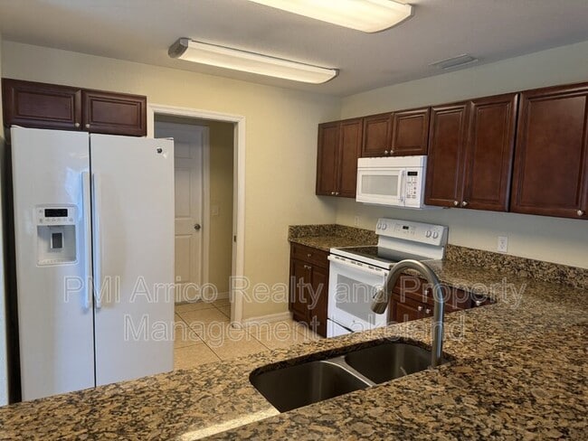 972 Lake Lure Loop E in Lakeland, FL - Foto de edificio - Building Photo