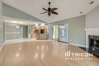 3906 Broomsedge Ln in Valrico, FL - Building Photo - Building Photo